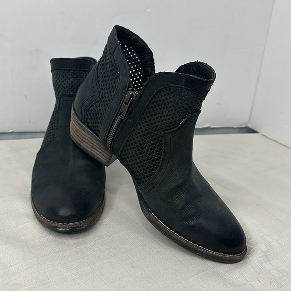 Sterling River Boots Co perfect little black booties size 9 - Picture 8 of 8